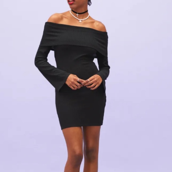 Off-the-shoulder Ribbed Dress - Picture 2 of 3
